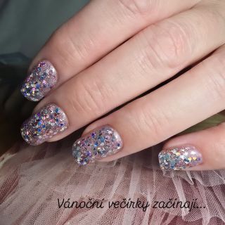 Jojo, je to tady, vánoční tématické večírky začínají 🤩🤩🤩