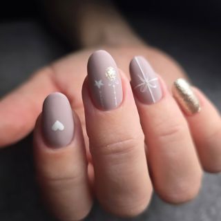 Zkusíme i jiné než červené 😁 A tentokrát v matu s drobnými malůvkami - a bez vloček 😘🎄❤️